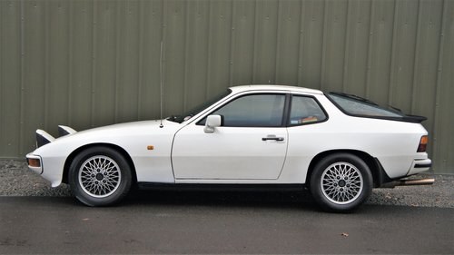 1980 PORSCHE 924 TURBO SERIES 1 932 24 SERVICE STAMPS For Sale