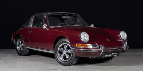 Fully restored 1971 Porsche 911 2.2 T Targa burgundy In vendita