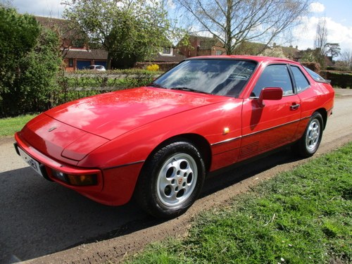 1988 PORSCHE 924S, Guards red, excellent example, new mot history In vendita