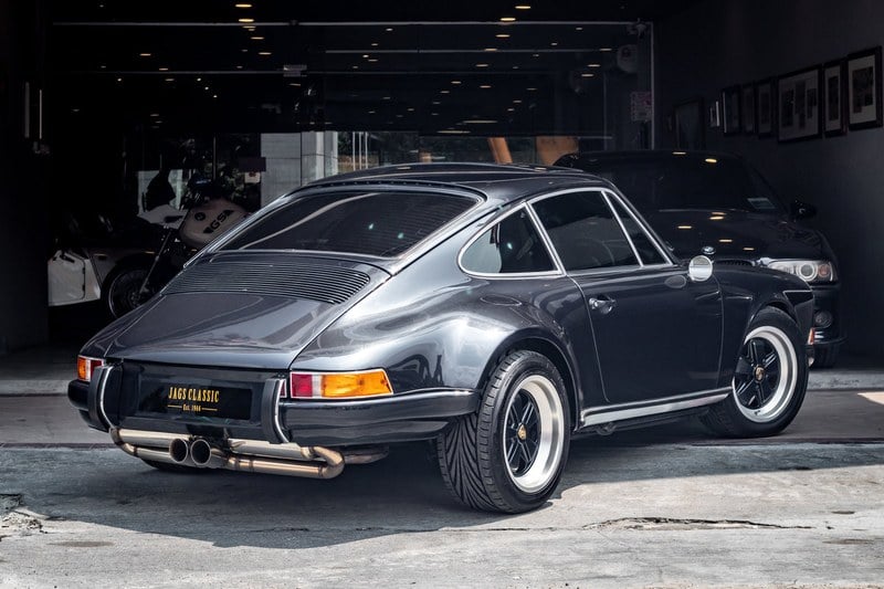 1985 Porsche 911 - 2 1985 Porsche 911 - 2