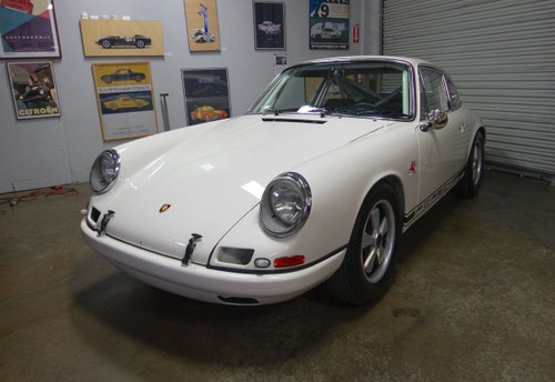 1968 Porsche 911 R Clone Restored $200k+ spent now $159.9k For Sale