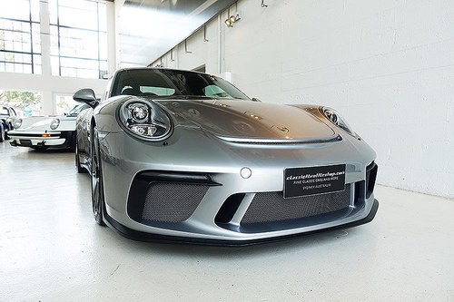 2017 excellent GT3 in GT Silver, low kms, books etc In vendita