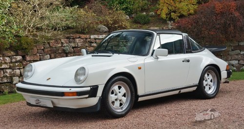 1981 **grand prix white** 911 sc targa 'sport' only 77k In vendita