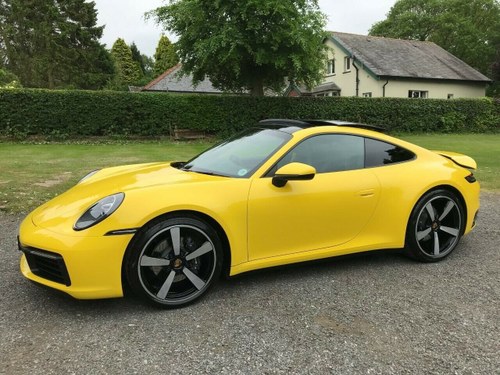 2019 PORSCHE 911 992 CARRERA YELLOW JUST 750 MILES STUNNING! VERKAUFT