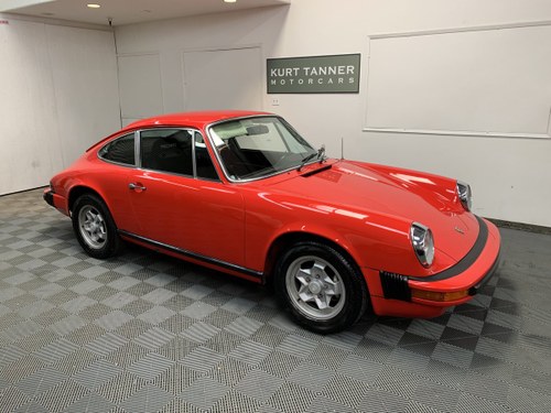 1975 Porsche 911 s coupe. Guards red with black For Sale