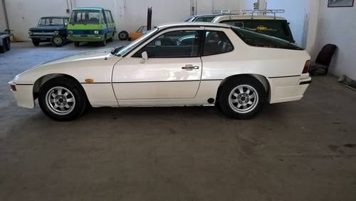 Early production Porsche 924 my 1976 for Porsche collectors SOLD