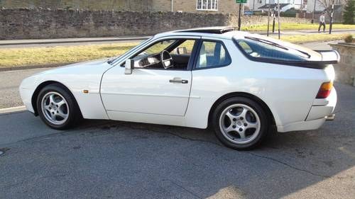 1987 Rare 44k miles white 944s - appreciating classic For Sale