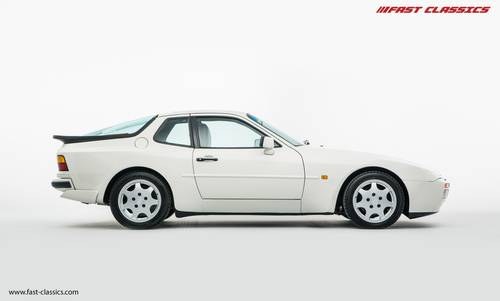 1986 PORSCHE 944 TURBO // STUNNING ALPINE WHITE In vendita