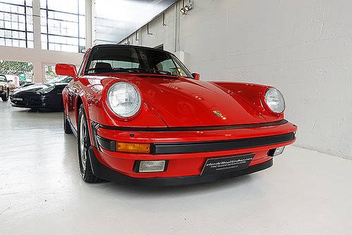 1985 matching numbers 911 Carrera with only 41,000 kms, books  SOLD