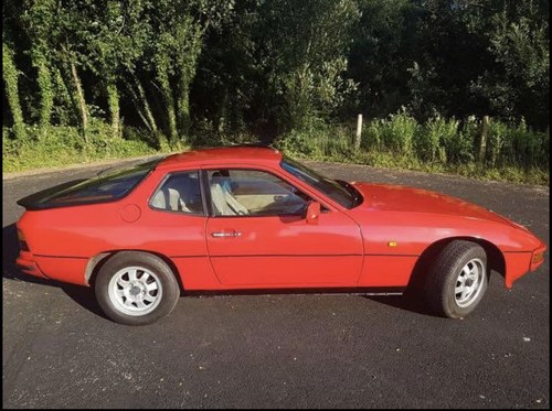 Red Porsche 924, 1985, dry stored for many years, no rust For Sale