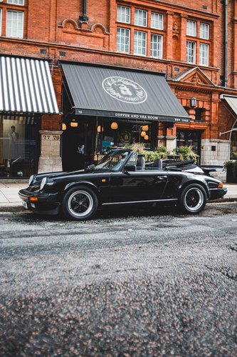 1989 Porsche 911 Carerra Cabriolet for hire in Surrey & London Para Alquilar