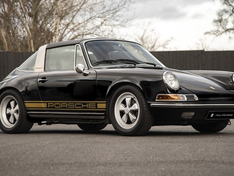 PORSCHE 911 TARGA RESTOMOD