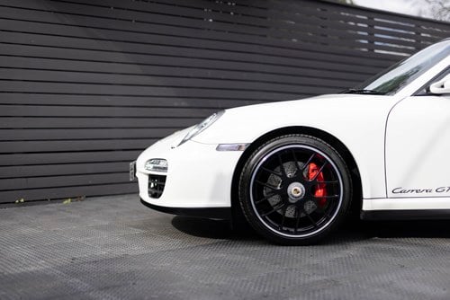 2011 Porsche 911 - 5