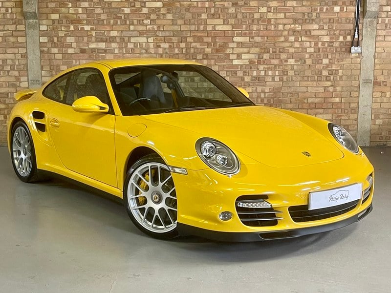 Porsche 997.2 Turbo S. Speed Yellow. Stunning
