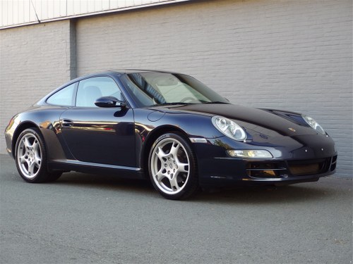 2006 Porsche 911 / 997 Carrera Coupe 2005 ( NEW Condition ) VENDIDO
