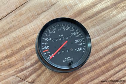 Picture of Original Speedometer for Porsche 959