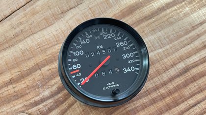 Original Speedometer for Porsche 959