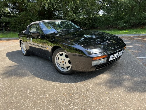 944 Cabriolet 3.0 Series 2, 1992 82k Service history For Sale