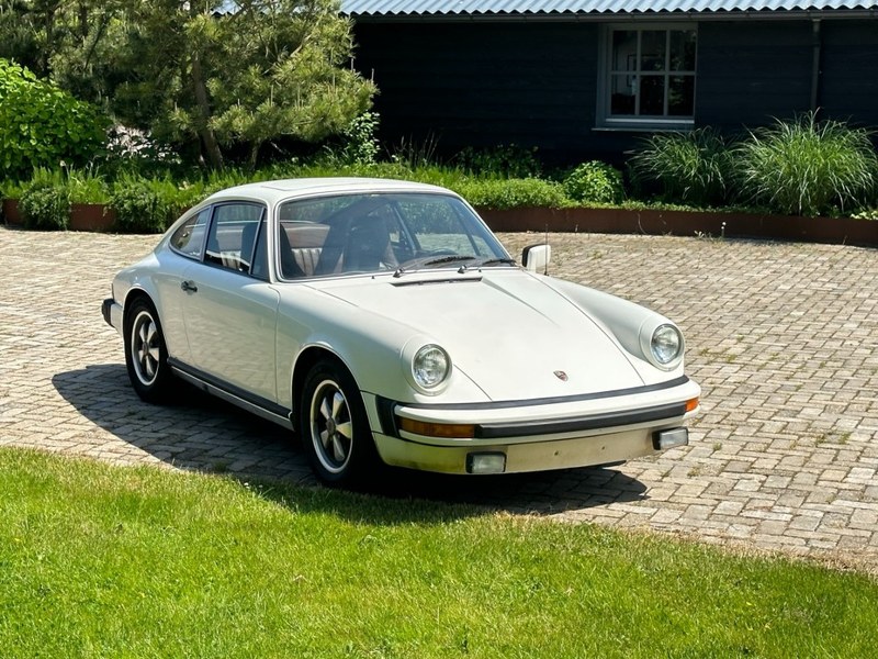 1975 Porsche 911 - 4