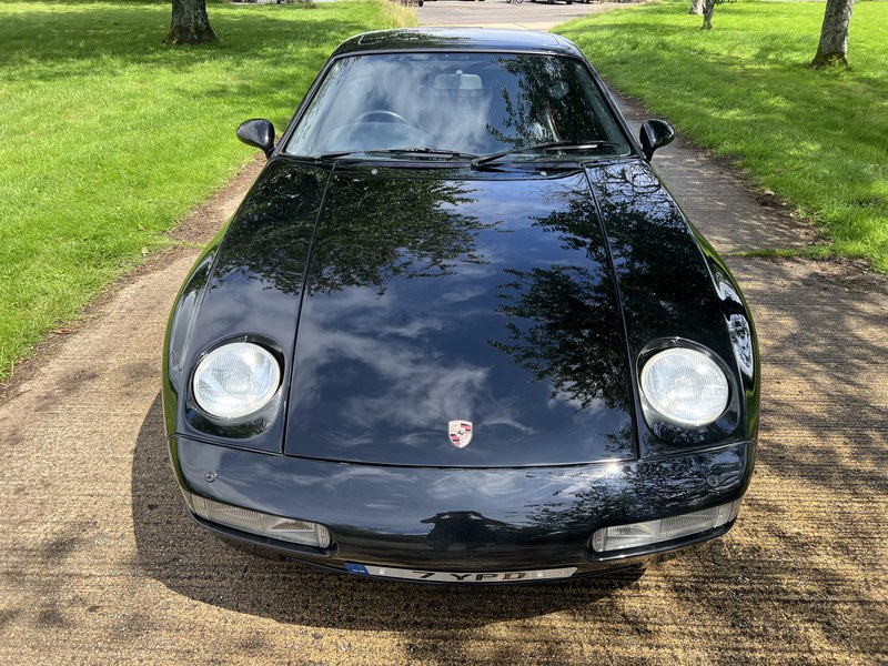 1988 Porsche 928 - 7