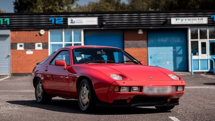 EXTREMELY RARE MANUAL 928S WITH ONLY 44000 MILES