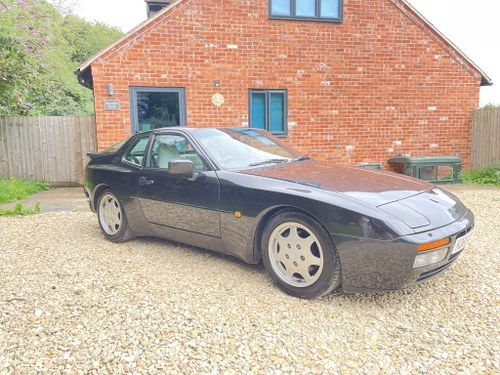 1990 Porsche 944 S2