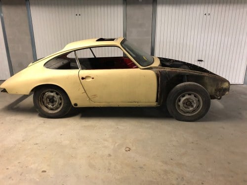 1966 Porsche 911 swb da restaurare