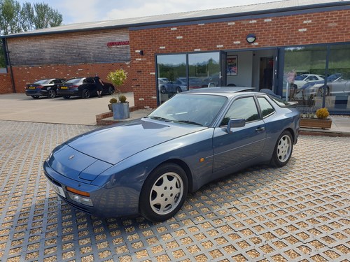 1990 Porsche 944 S2