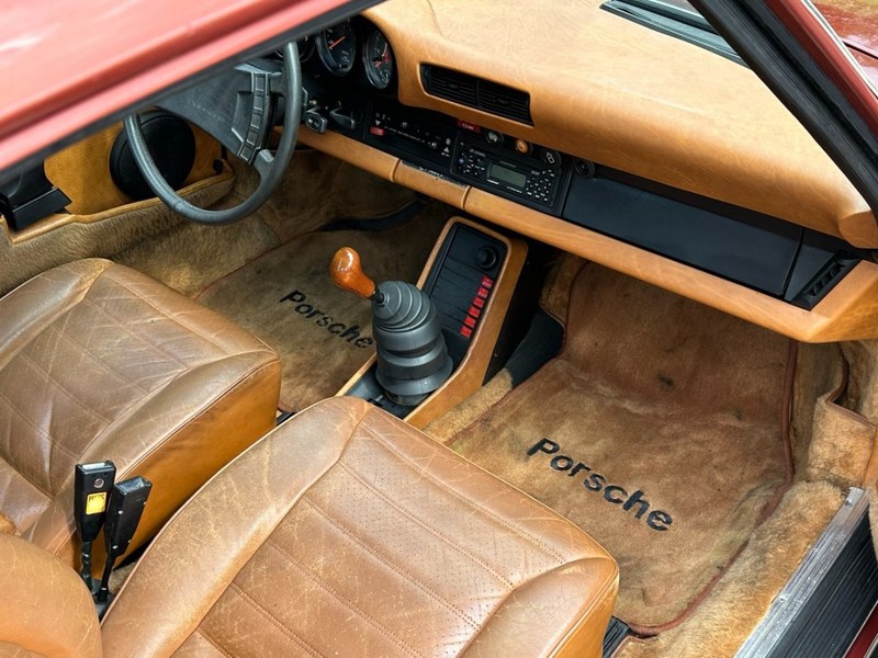 1977 Porsche 911 - 4