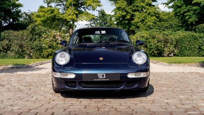 Porsche 993 Carrera 4S Coupe in the beloved Oceanblue