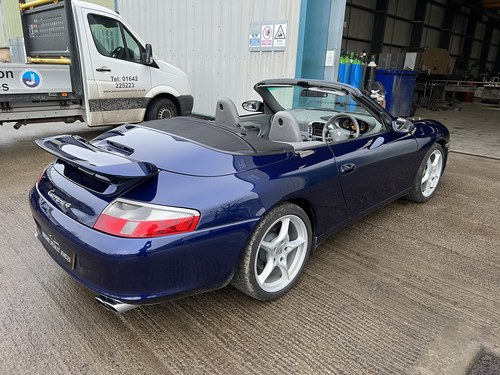 2002 Porsche 911 Carrera 4 Tiptronic