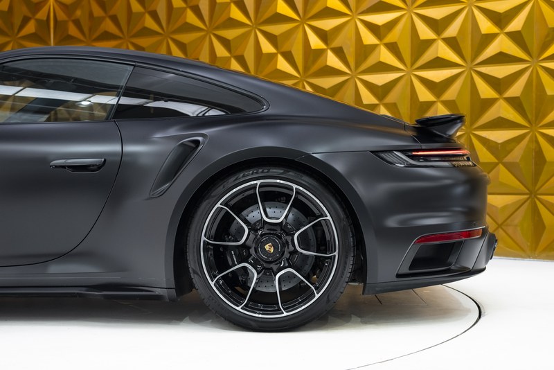 2020 Porsche 911 - 4