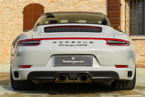 2018 Porsche 911 - 2
