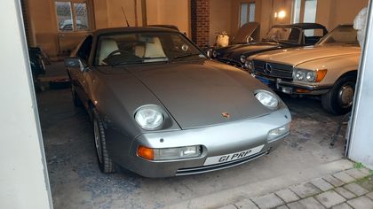 1989 Porsche 928 S4