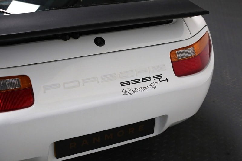1988 Porsche 928 - 4