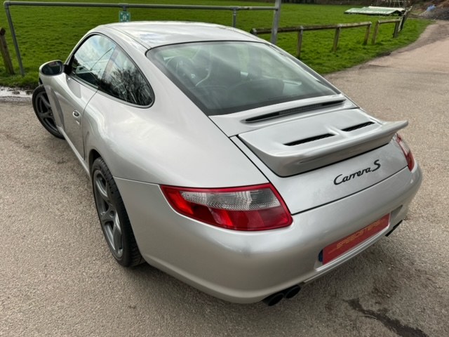 2005 Porsche 911 - 7