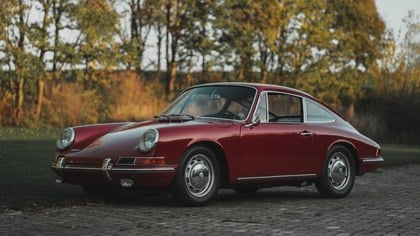 PORSCHE 911 1965 911 Coupe Matching numbers early chassis nu