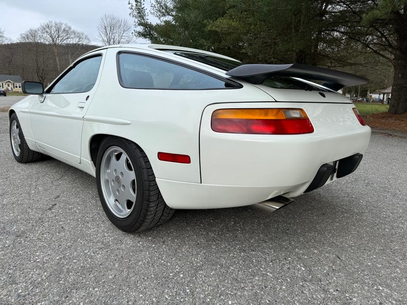 1991 Porsche 928 - 2 1991 Porsche 928 - 2
