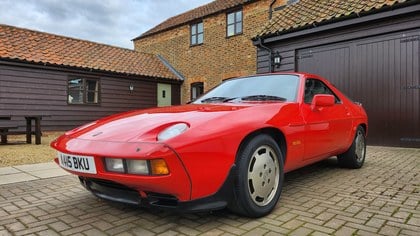 VERY RARE 928S MANUAL WITH ONLY 44000 MILES
