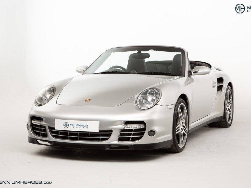 PORSCHE 911 (997) TURBO CAB // FACTORY PCCB // GEN 1.5 TURBO