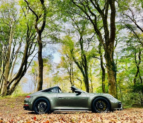 2022 Porsche 911 (992) GTS4 targa top 13,500 miles FSH For Sale