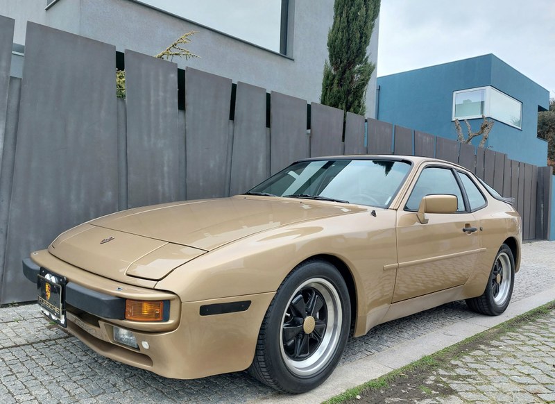 1983 Porsche 944 - 2 1983 Porsche 944 - 2