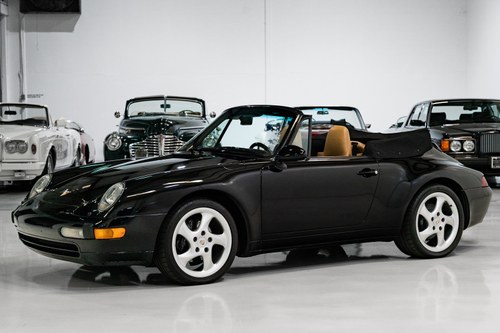 1995 PORSCHE 911 CARRERA CABRIOLET (SIX-SPEED MANUAL) VENDU