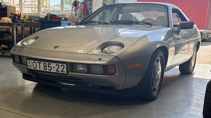 Porsche 928 S