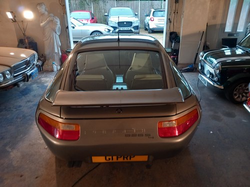 1989 Porsche 928 S4