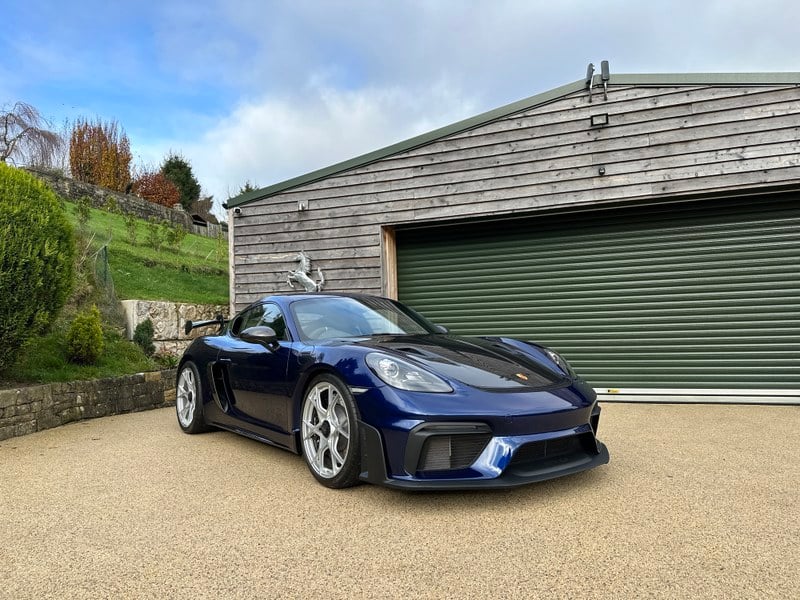 2022 Porsche 718 Cayman GT4 RS