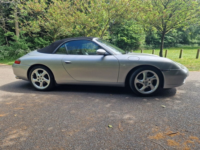 Rapid Classics: Eine Suche. Alle Oldtimer. 9 » Rapid Classics: Eine Suche. Alle Oldtimer. 2000 Porsche 911 996 Carrera