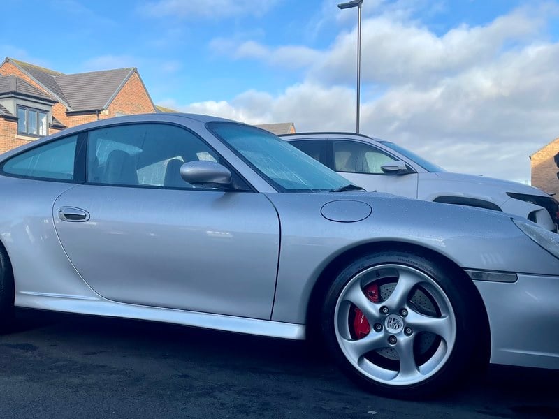 Rapid Classics: Eine Suche. Alle Oldtimer. 12 » Rapid Classics: Eine Suche. Alle Oldtimer. 2002 Porsche 911 996 Carrera 4S