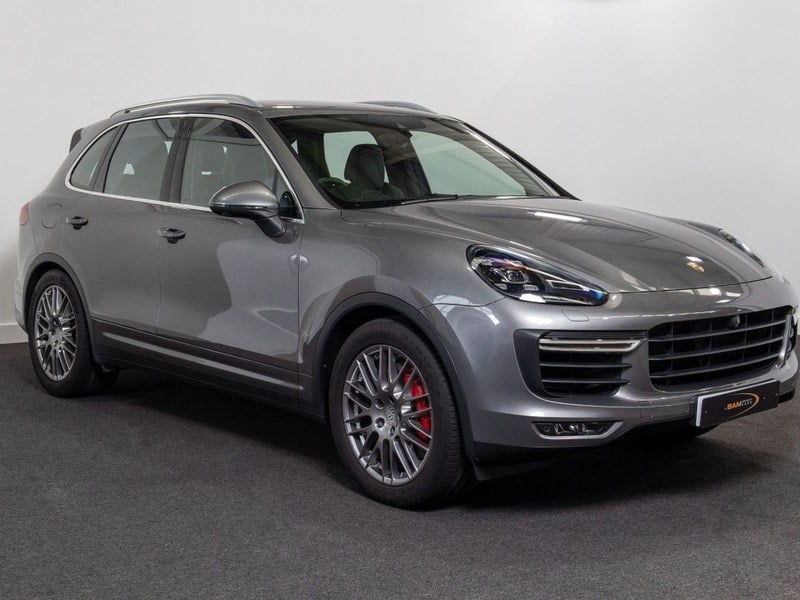 2016 PORSCHE CAYENNE
