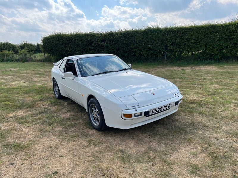 Rapid Classics: Eine Suche. Alle Oldtimer. 21 » Rapid Classics: Eine Suche. Alle Oldtimer. 1987 Porsche 944